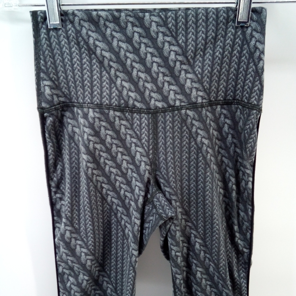 Aerie Chill Play Move Leggings Nautical Rope Knot S Gray Black